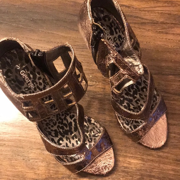 Metallic sandals - Picture 2 of 2